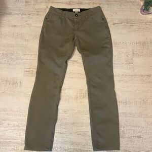 Liz Claiborne women’s slim straight sz 4 perfect  seasonal neutral fall/winter